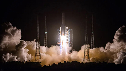 Chang'e 5 på vei til å hente prøver fra Månen*